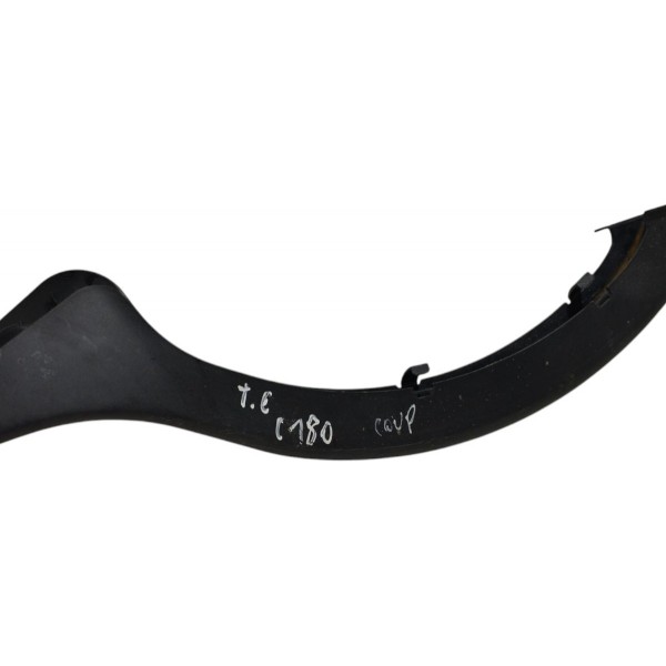 Acabamento Dobradiça Tampa Esquerdo Porta Malas  C180 2012