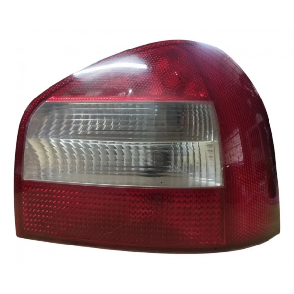 Lanterna Traseira Direita Audi A3 2000 Á 2005 8l0945096b Direito/passageiro Vermelho