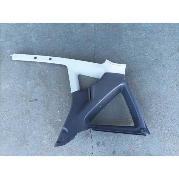 Acabamento Porta Malas Direito Mercedes A160 A190