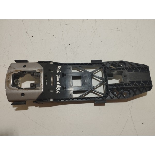 Suporte Maçaneta Externa Dianteira Direita Amarok 2012/ 2018