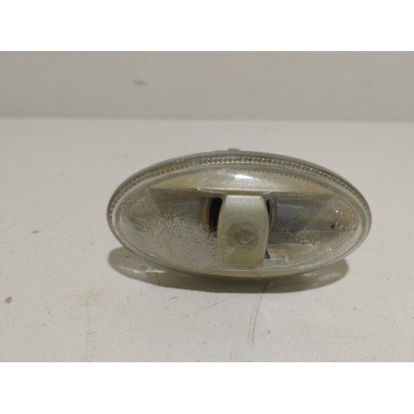 Lanterna Pisca Paralama Peugeot 206/207 C/detalhe 9680057480