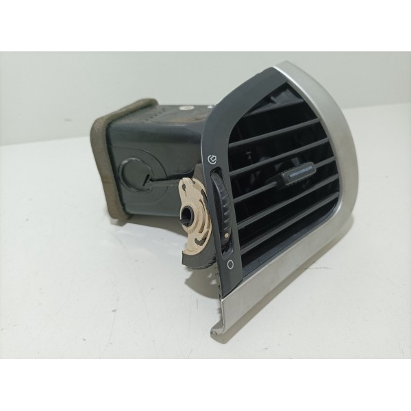 Difusor De Ar Lateral Direita Do Peugeot 207 9683399780