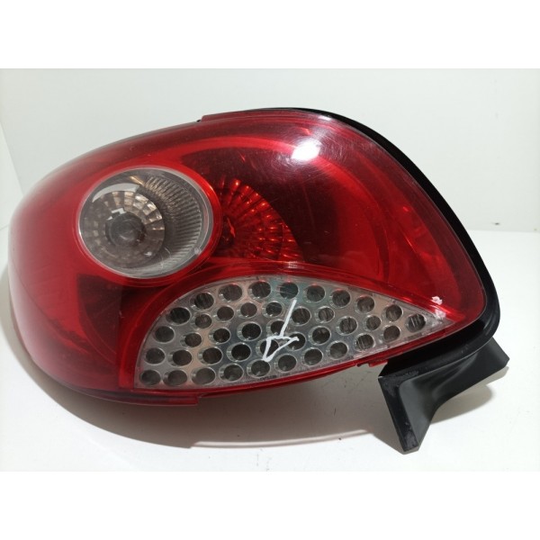 Lanterna Traseiro Esquerda Peugeot Sedan 207 (detalhe)