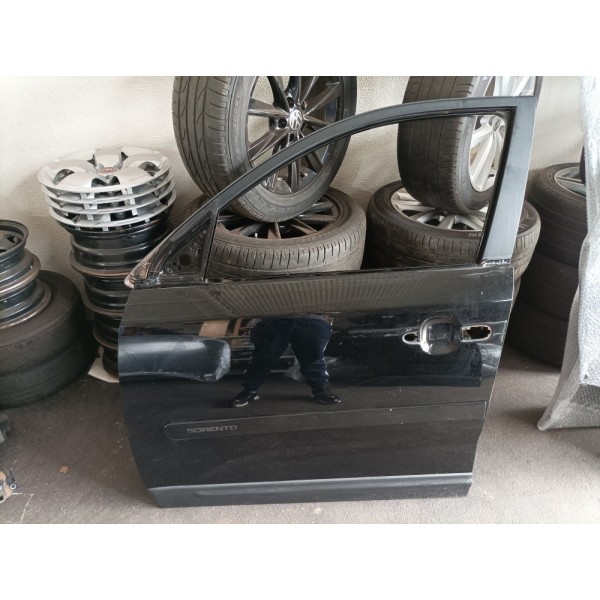 Porta Dianteira Esquerda Sorento 2010 Á 2013 (preta, Lisa)