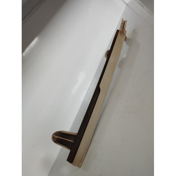 Guia Do Vidro Traseiro Esquerdo Sorento 2.4  835102p000 2010